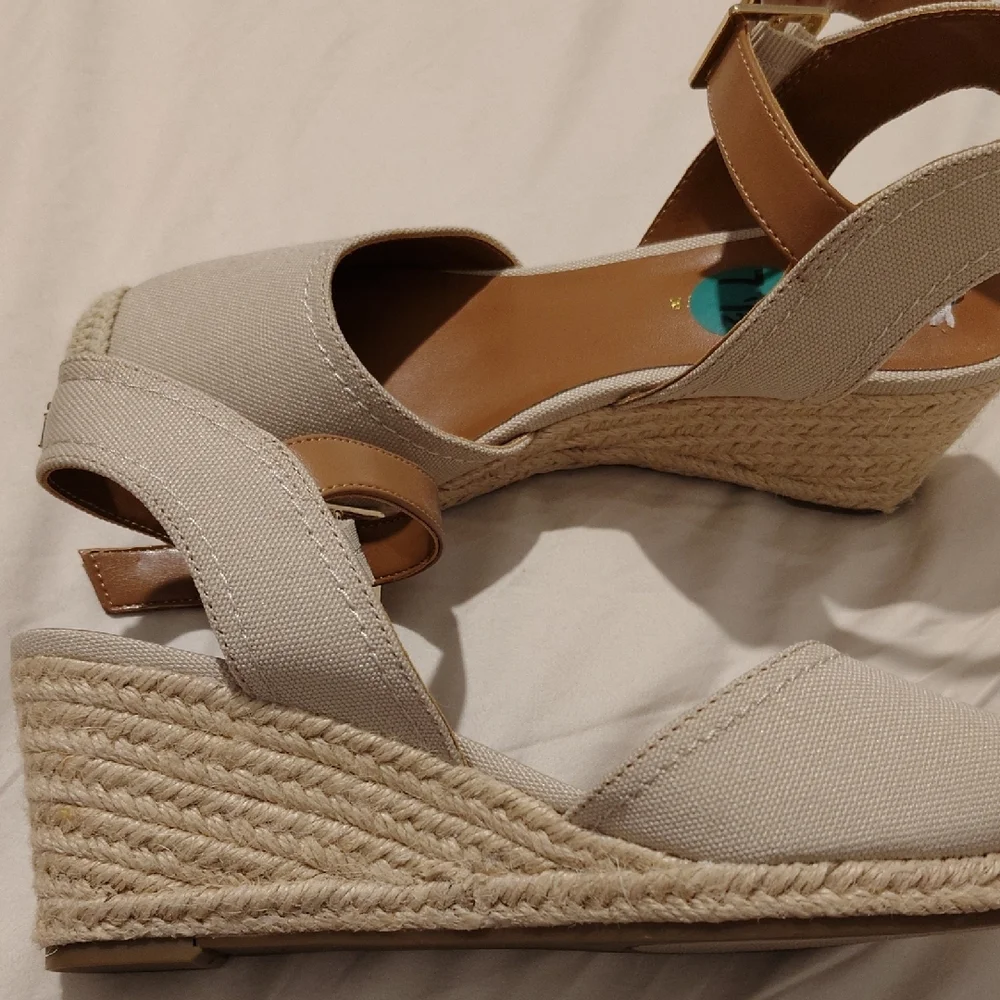 Tommy Hilfiger Cream and Brown Espadrille Sandals - Picture 3 of 3